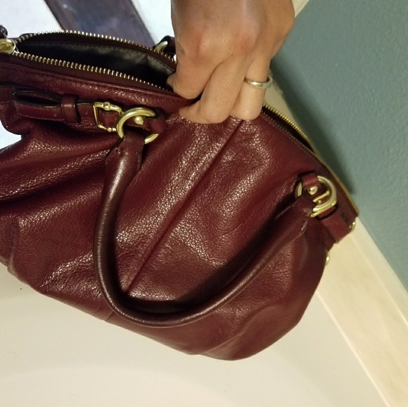 Gorgeous wine red Coach - Picture 4 of 4